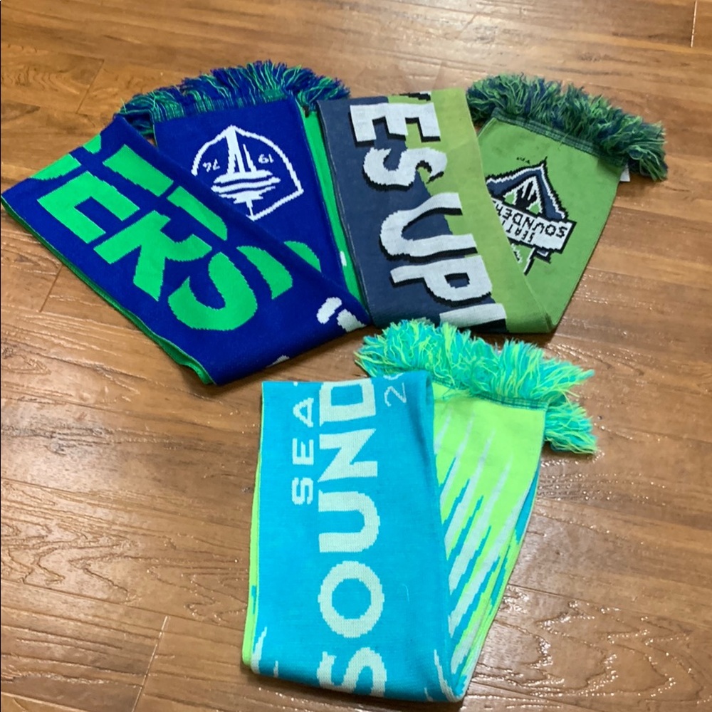 Seattle Sounders Soccer Supporter Scarf Set bundle